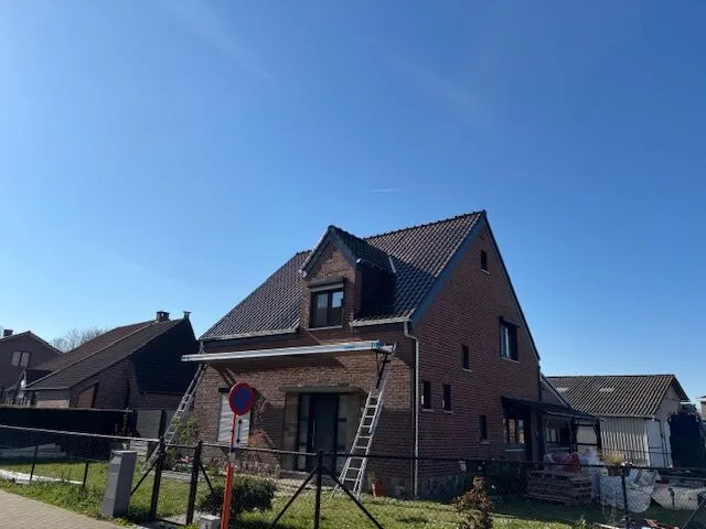 Dakrenovatie met asbestverwijdering in Hoegaarden