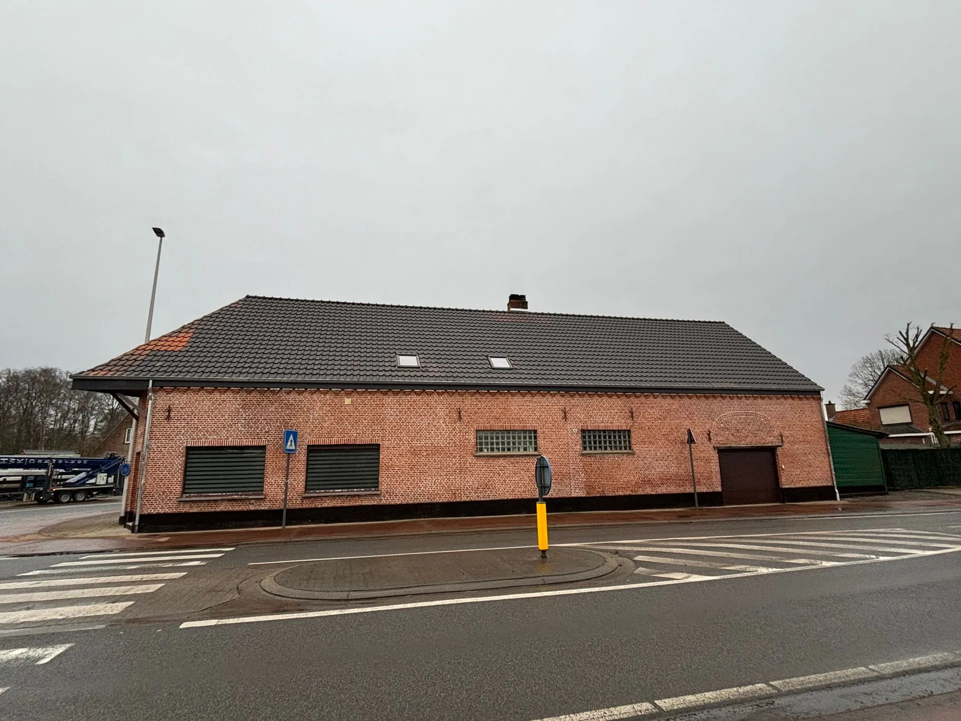 Dakrenovatie met Tradiva mat zwart